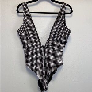 Missguided Size Medium Black & White Gingham Plunge Neck One Piece Swimsuit 3498